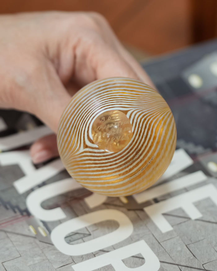 The vase is signed as a Bertil Vallien Artist Collection miniature from the Åfors glassworks and still has its original Boda label.