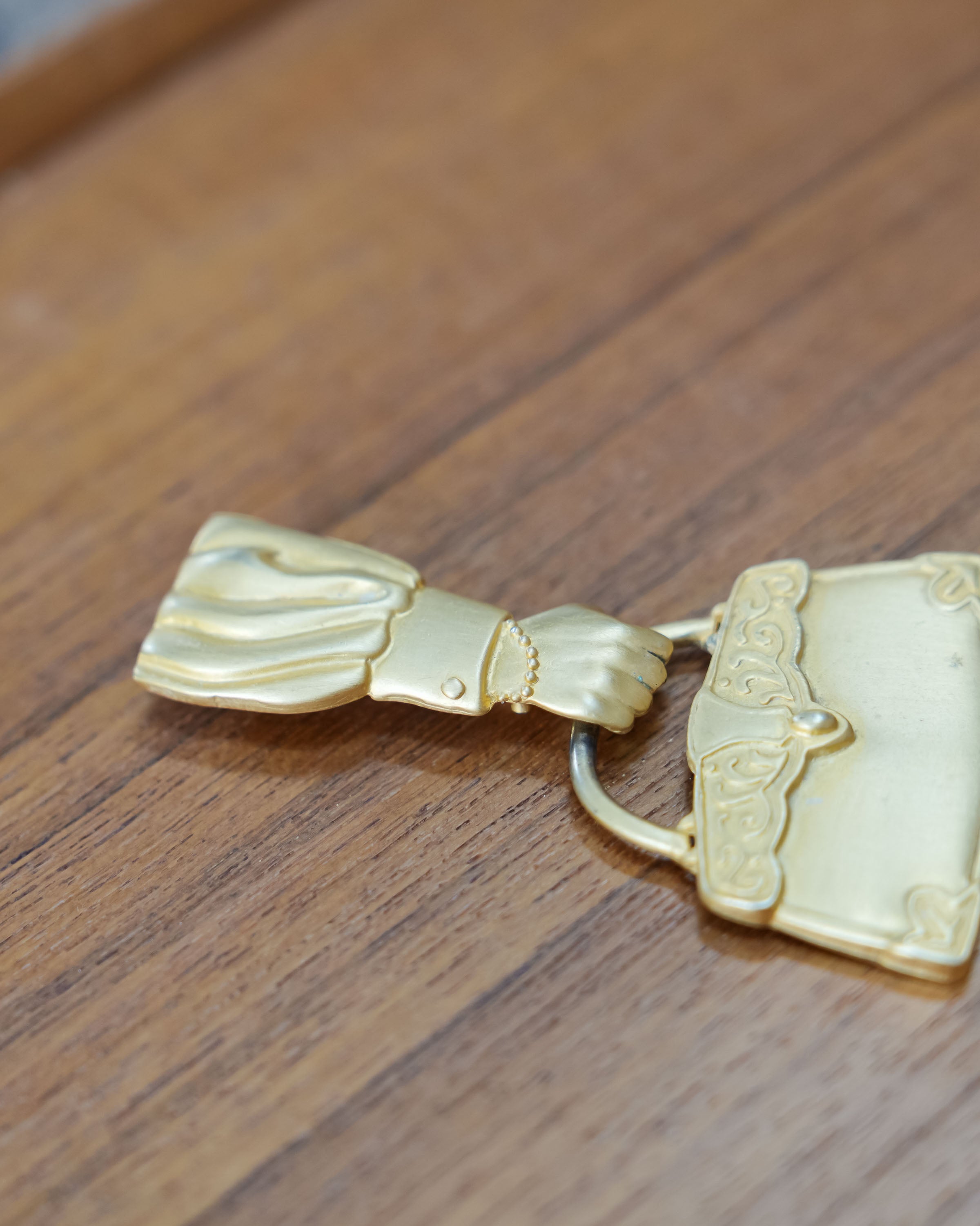 JJ articulated purse brooch, additional view